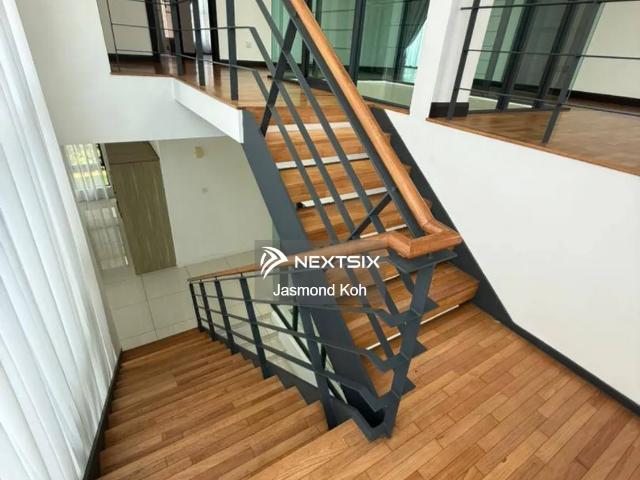 RM2xxk 的双层廉价屋出售 #Taman Nora @ Ulu Tiram【3房2厕】14×55 中间单位️ Original unit 可以慢慢装修打造 dream house Non bumi️ Asking RM298K 对首购族来说，这个价钱很有吸引力