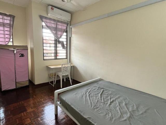 ‼️‼️RM620 onlyyyy‼️‼️ SPACIOUS QUEESIZE MIDDLE BEDROOM ROOM FOR RENT AT SETIA IMPIAN KLANG