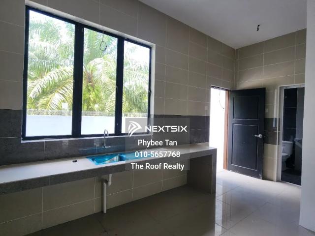 Rm7200 potential rental sea view unit high roi% freehold very high floor downstairs shopping mall
