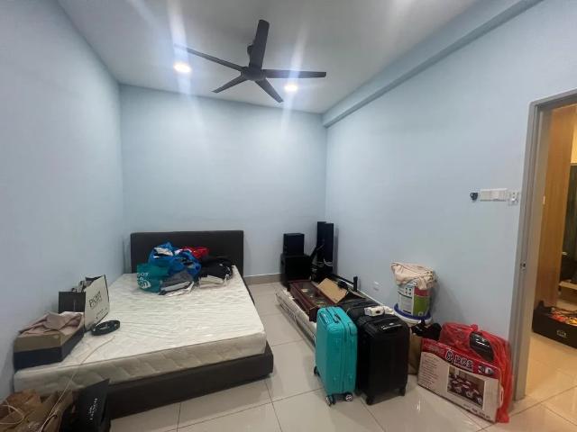 RM950 MASTER ROOM | Private Bathroom Razak City Residence