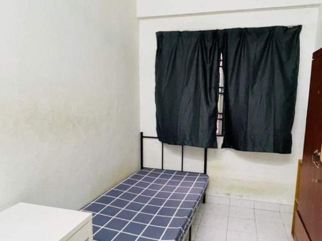 RM 450 8 min walking distance to MRT