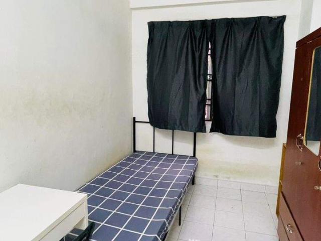 RM 450 8 min walking distance to MRT