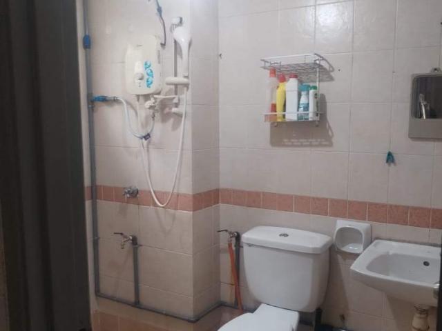 Rm 450 Move in Now Individual Room + Attached Toilet Inclusive Utility