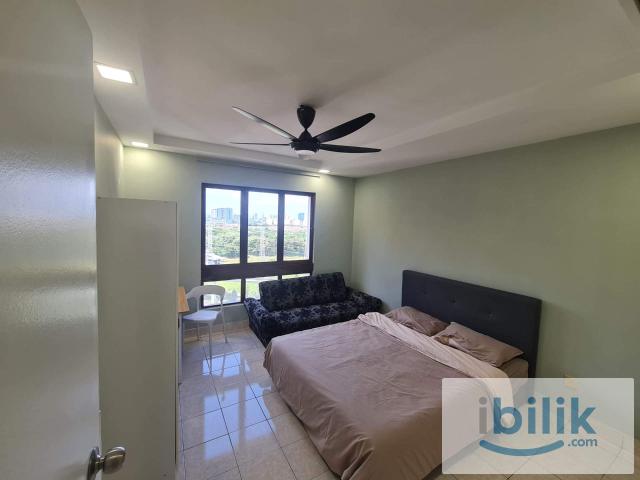 RM 800 | Cozy Master Room with Private Bathroom @ Kota Damansara | Near MRT