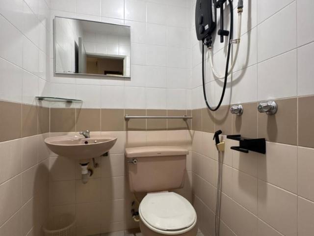 [RM 11 at 2nd Month Rental l 5 Mins reach LRT + MRT Pasar Seni l Zero deposit ] ️ 2 Pax Aircon Room in Pasar Seni‼️