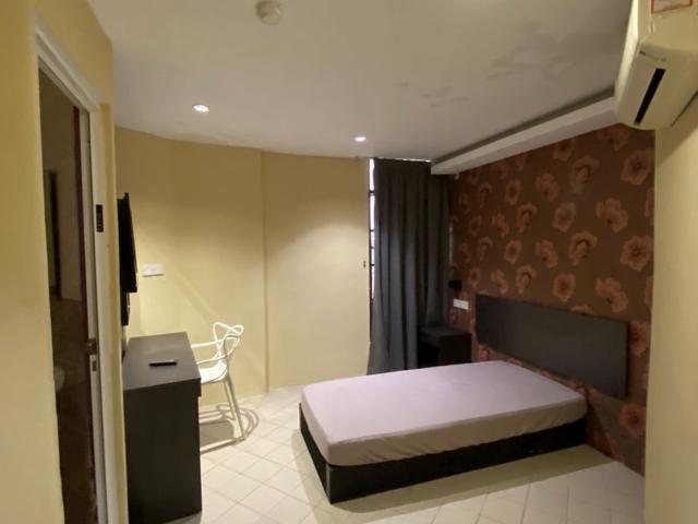 Rm 1 first month rental hotel room near to brt mentari to rent