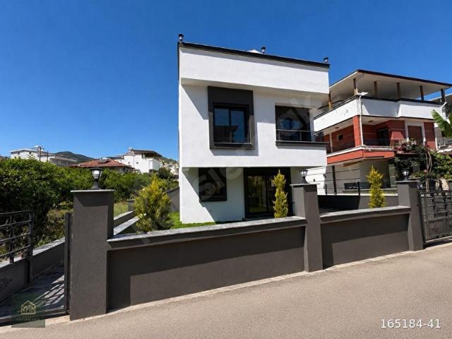 RMN Gayrimenkulden satılık 3+1 konforlu villa