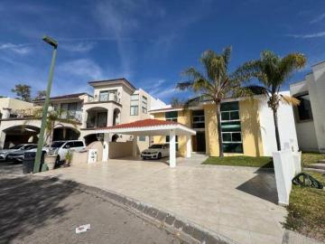 RMC Vivir en una casa de lujo que colinda con el campo de Golf si es posible Pulgas Pandas Norte
