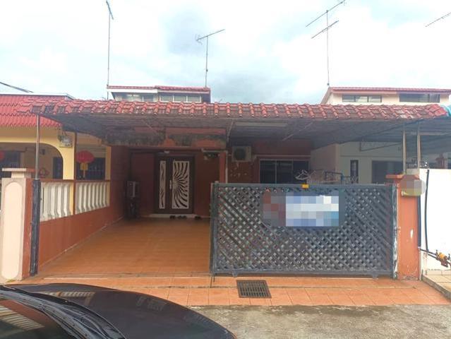 Rmh Teres Cantik Siap RENO Penuh Dekat Kedai Tmn Kluang BaruKluang