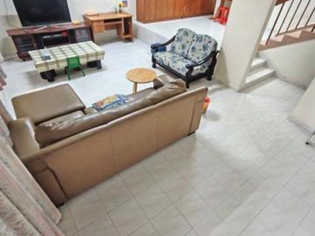 Rmh Teres Cantik Siap RENO Penuh Dekat Kedai Kat Tmn Berlian BiruKlg