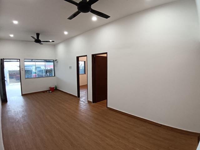 Rmh Teres Cantik Siap RENO Penuh Dekat Klg Mall Tmn Lian SengKluang