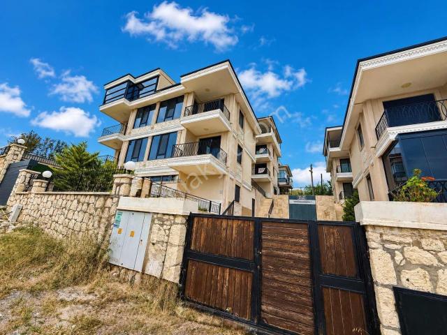 Rw Akar'dan Seferihisar Akarca'da Deniz Manz. 2+2 Satılık Villa