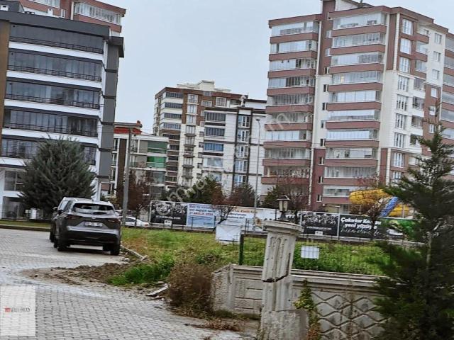 Rw.beta N/a'dan Çobanlı Tramvay Durağına 200 Mt.1+1 Satılık