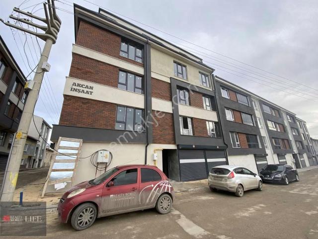 Rw Lıfe/çamlıca Mh Özel Garajlı Geniş 2+1 Ara Kat Satılık Daire