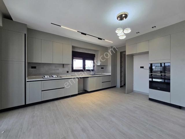 Rw Nest'ten Yukarı Söğütönünde Satılık 4+1villa