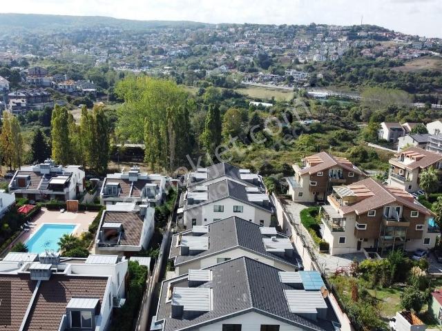 rw Perfect*zekeriyaköy İlköğretime Yakın Kiralık 5+1 İkiz Villa