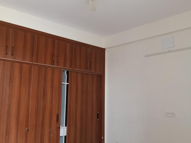 RWA Apartments 3 Bedroom 300 Sq. Mt. Independent House in Sector 31 Noida Listing ID: #9794