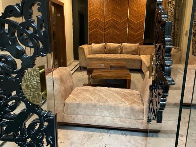 RWA Apartments Sector 41 6+ Bedroom 180 Sq. Mt. Independent House in Sector 41 Noida Listing ID: #9576