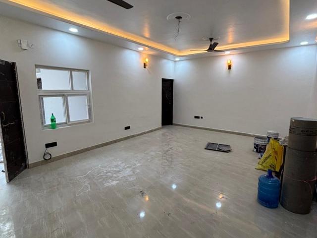 RWA Apartments Sector 53 3 Bedroom 301 Sq. Yd. Apartment in Sector 53 Noida Listing ID: #10025