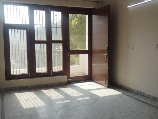 Rwa Sector 105 Noida 3 Bedroom 250 Sq. Mt. Builder Floor in Sector 105 Noida Listing ID: #10370