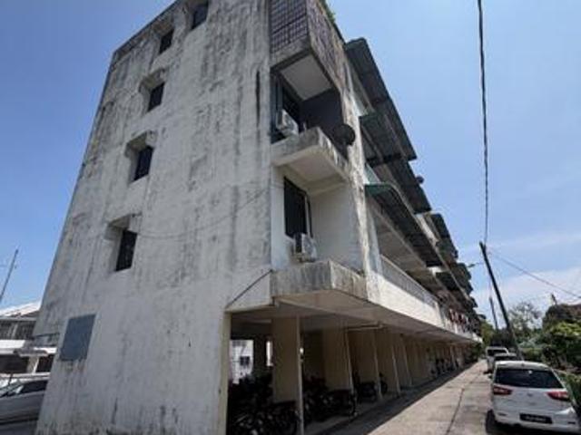 Rumah 2 parking lot pada bawah harga pasaran