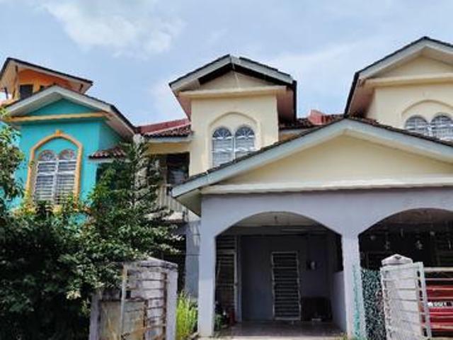 Rumah 2 tingkat Taman Salak Perdana