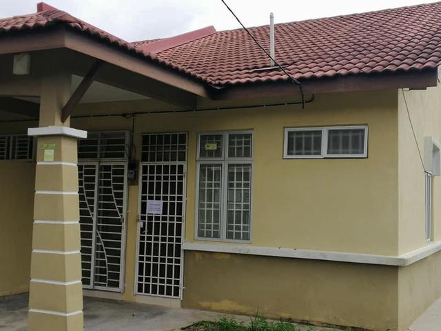 rumah corner lot taman merbau utama