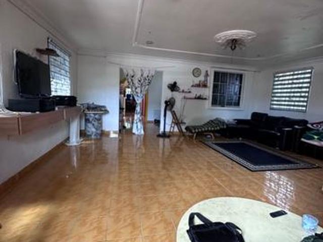 rumah tanah