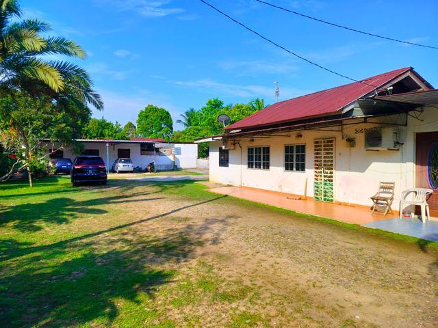 Rumah tepi padang Sp Club