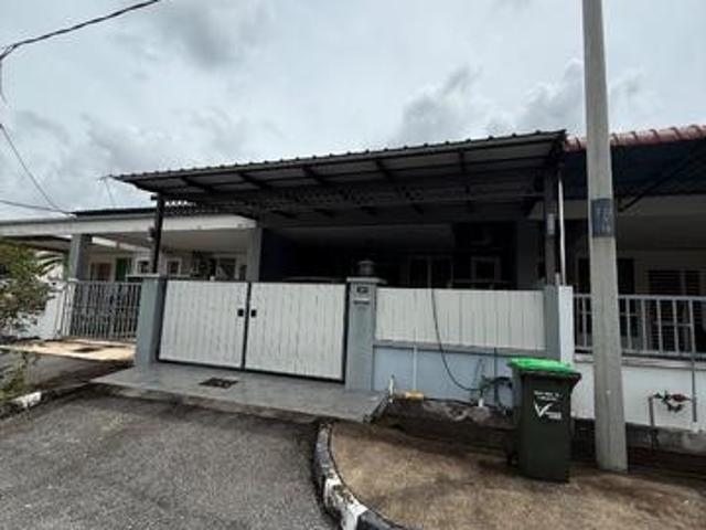 RUMAH TERES 4 bilik 2 Bilik air fully renovation