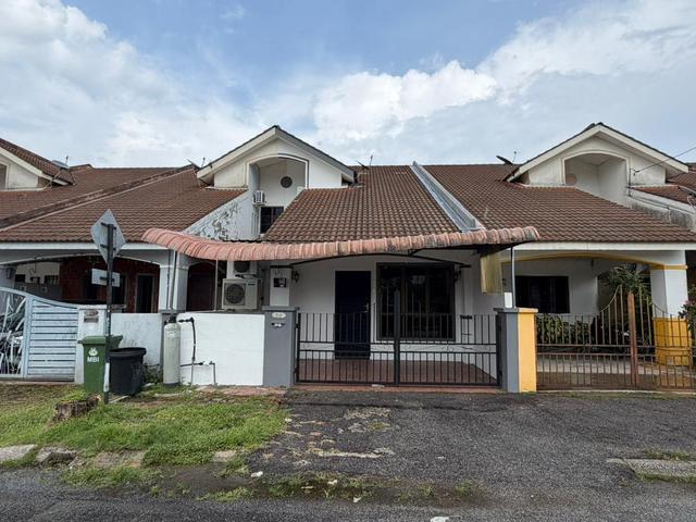 Rumah Teres 15 Tingkat Freehold di Halaman Meru Permai