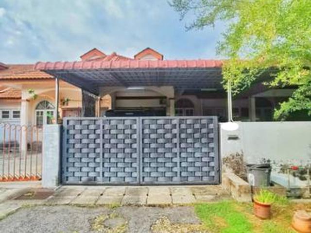 Rumah Teres 15 Tingkat Impiana Adril Dijual