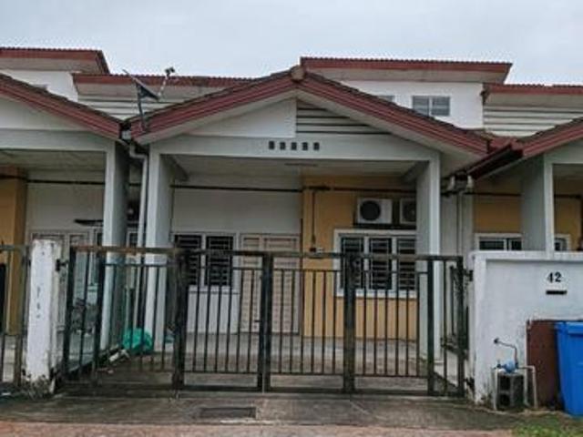 Rumah Teres 1 tingkat 4 bilik 20 x 70 di Shah Alam
