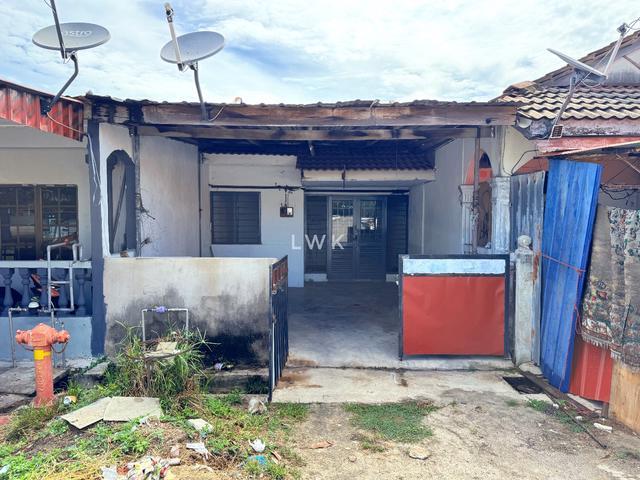 Rumah Teres 1 Tingkat Di Padang Tembak Kemumin Pengkalan Chepa