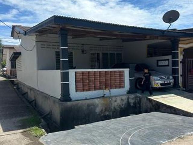 Rumah Teres 1 Tingkat End Lot