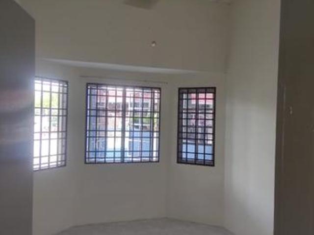 Rumah Teres 1 tingkat untuk dijual End Lot
