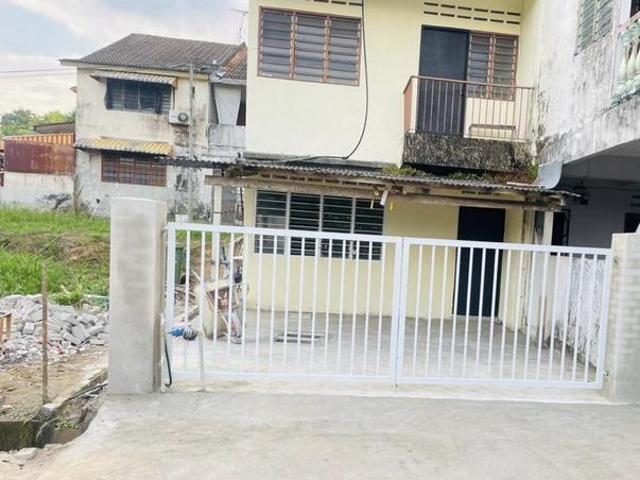 Rumah Teres 2 Tingkat