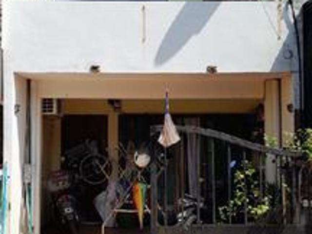 Rumah Teres 2 tingkat