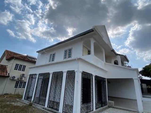 Rumah teres 2 Tingkat Corner Lot USJ 6
