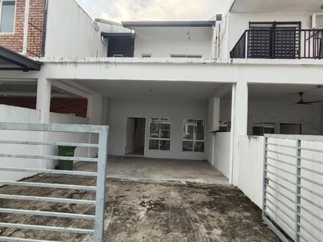 Rumah Teres 2 Tingkat Bukit Damaisari Menggatal