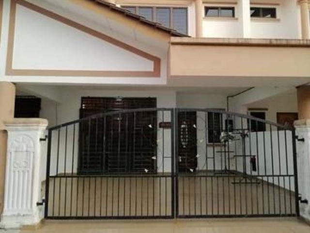Rumah Teres 2 Tingkat di Taman Alam Perdana Chukai