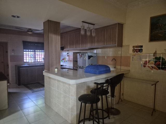 Rumah teres 2 tingkat end lot