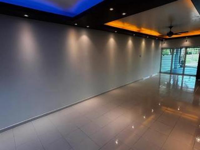 Rumah Teres 2 Tingkat Exclusive Sebelah Surau