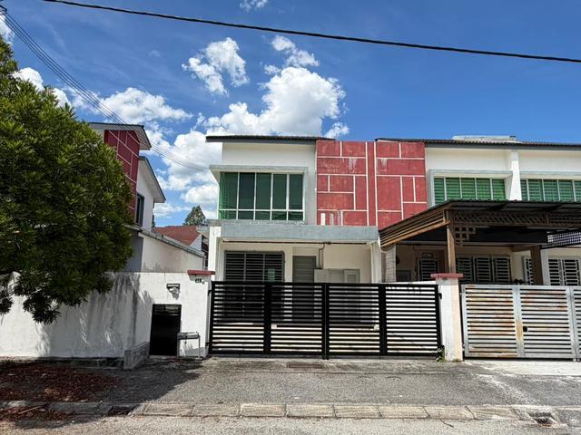 Rumah Teres 2 Tingkat Freehold438 di Taman Klebang Putra