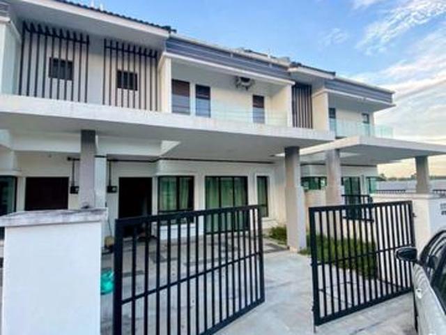 Rumah Teres 2 Tingkat Kota Warisan Sepang