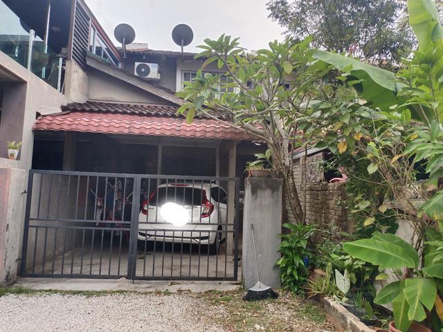 Rumah Teres 2 Tingkat Indera Mahkota 2 below market value
