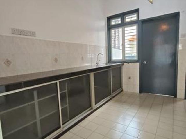 Rumah Teres 2 Tingkat Setia Alam 4