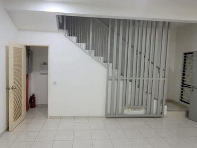 Rumah Teres 2 Tingkat Setia Permai 3 Setia Alam Untuk Disewa