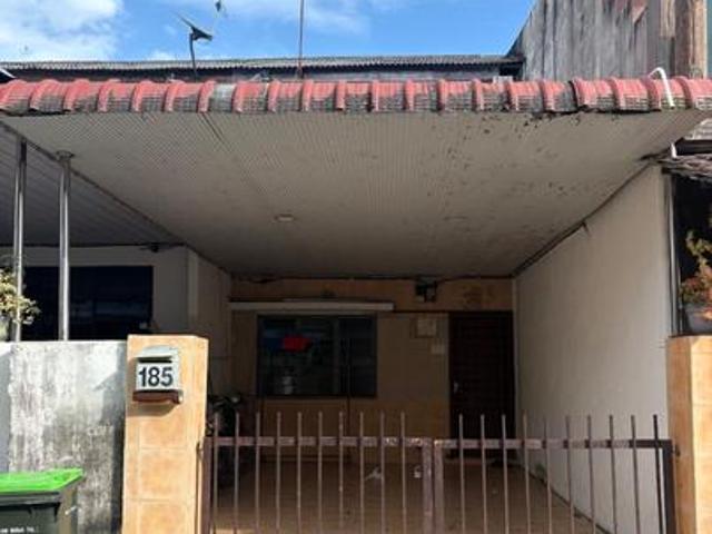 Rumah Teres 2 Tingkat Taman Nuri
