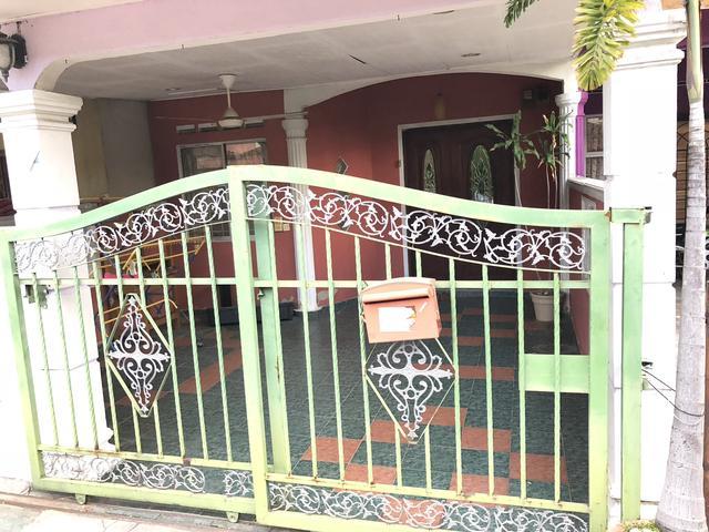 Rumah Teres 2 Tingkat untuk Dijual Batu Berendam